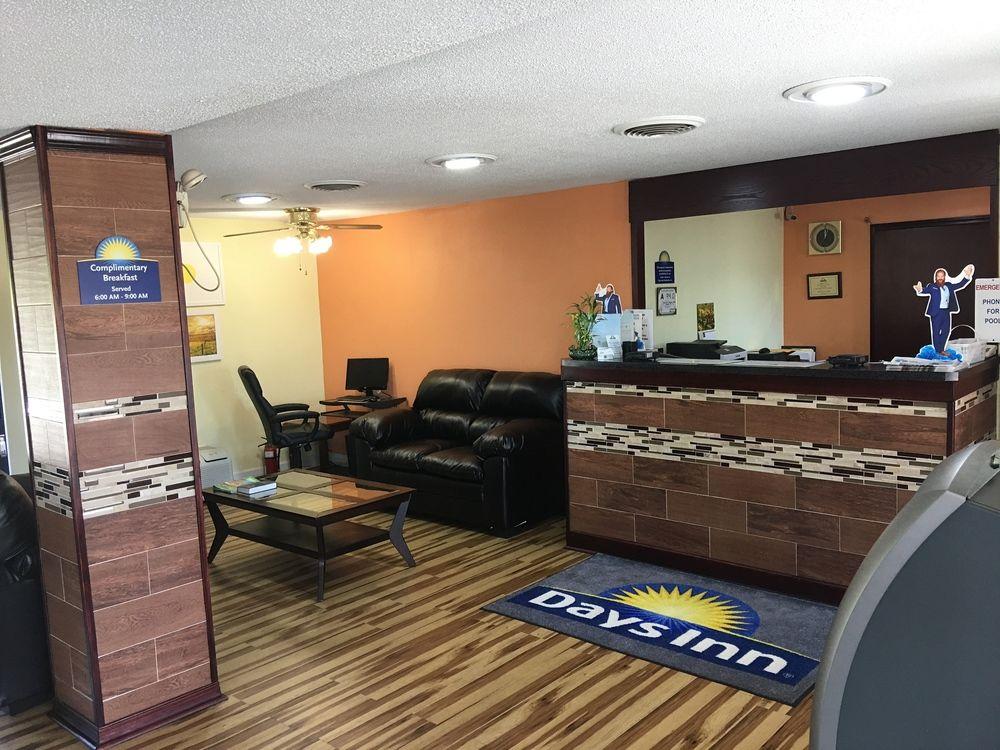 斯泰茨维尔温德姆戴斯酒店 外观 照片